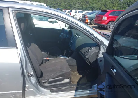 2010 Nissan Altima 2.5 S z USA, uszkodzony, nr VIN 1N4AL2AP0AC142759